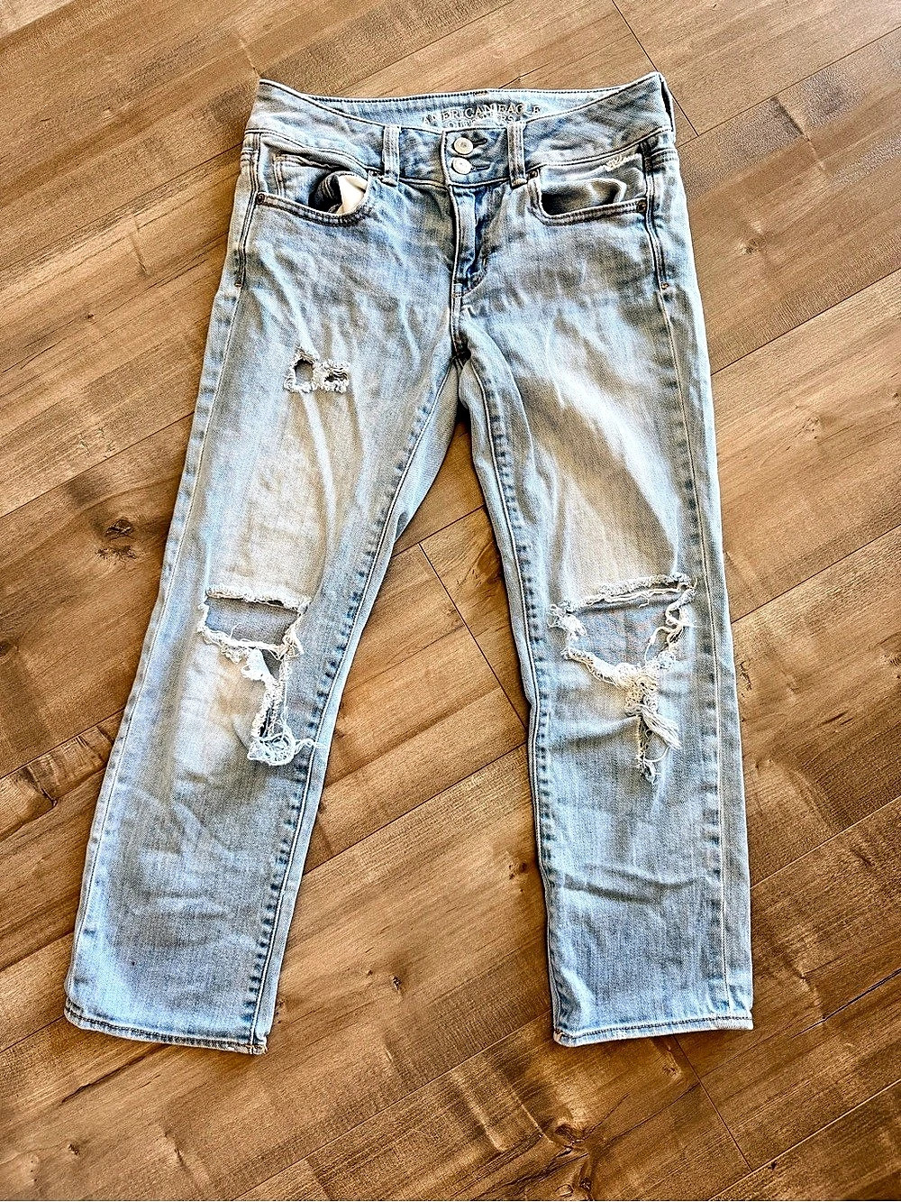 American Eagle Artist Crop Stretch Distressed Straight Leg Jeans in Blue Size 2